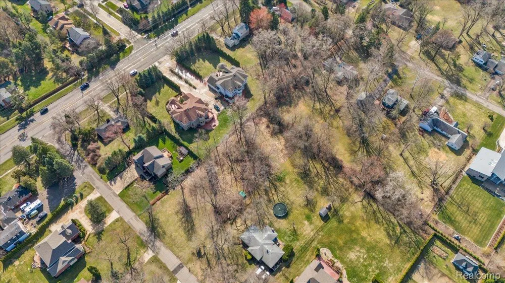 1454 Banmoor Drive Troy City, MI 48084