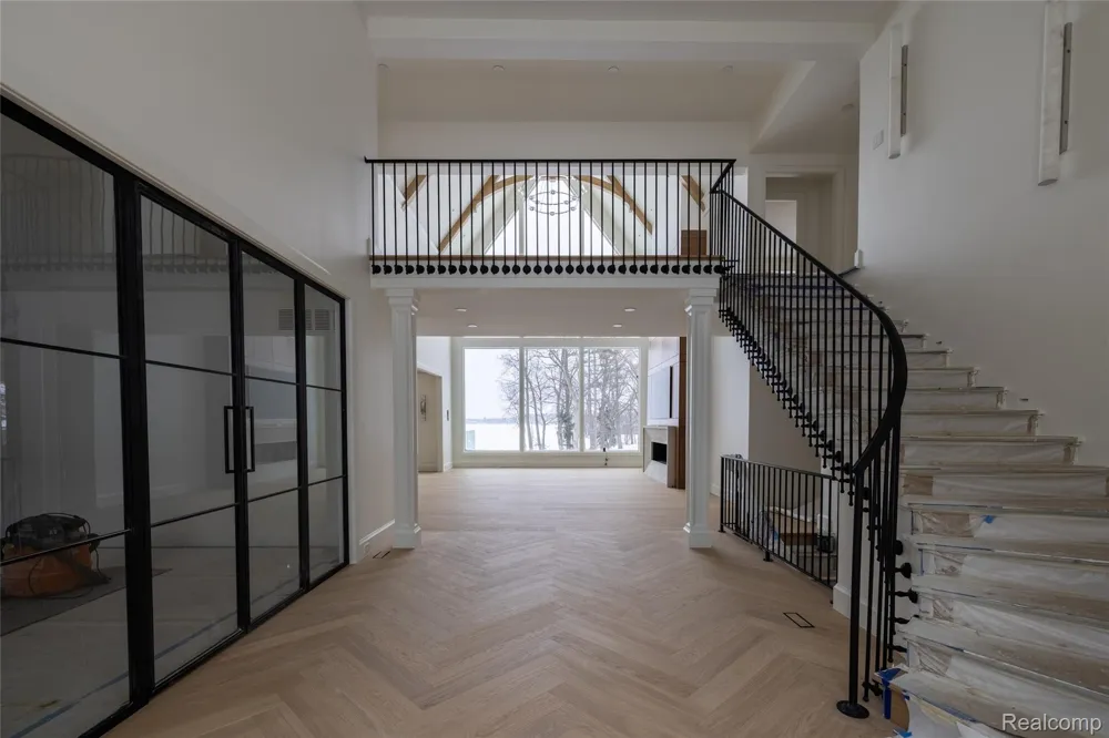 1454 Banmoor Drive Troy City, MI 48084