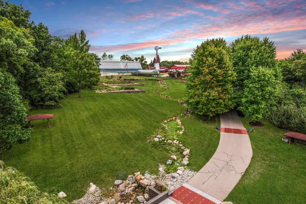 5200 Turtle Point Drive Northfield Township, MI 48105