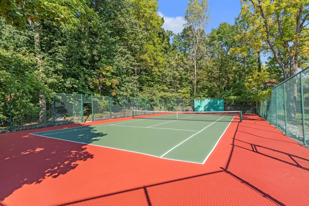 5200 Turtle Point Drive Northfield Township, MI 48105