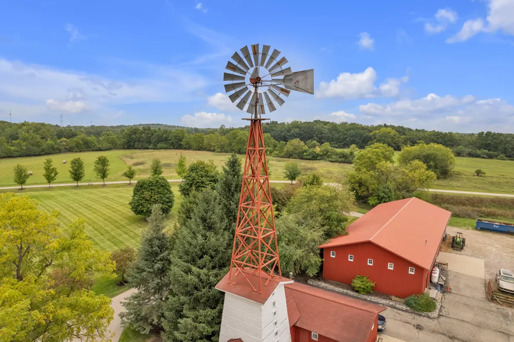 5200 Turtle Point Drive Northfield Township, MI 48105