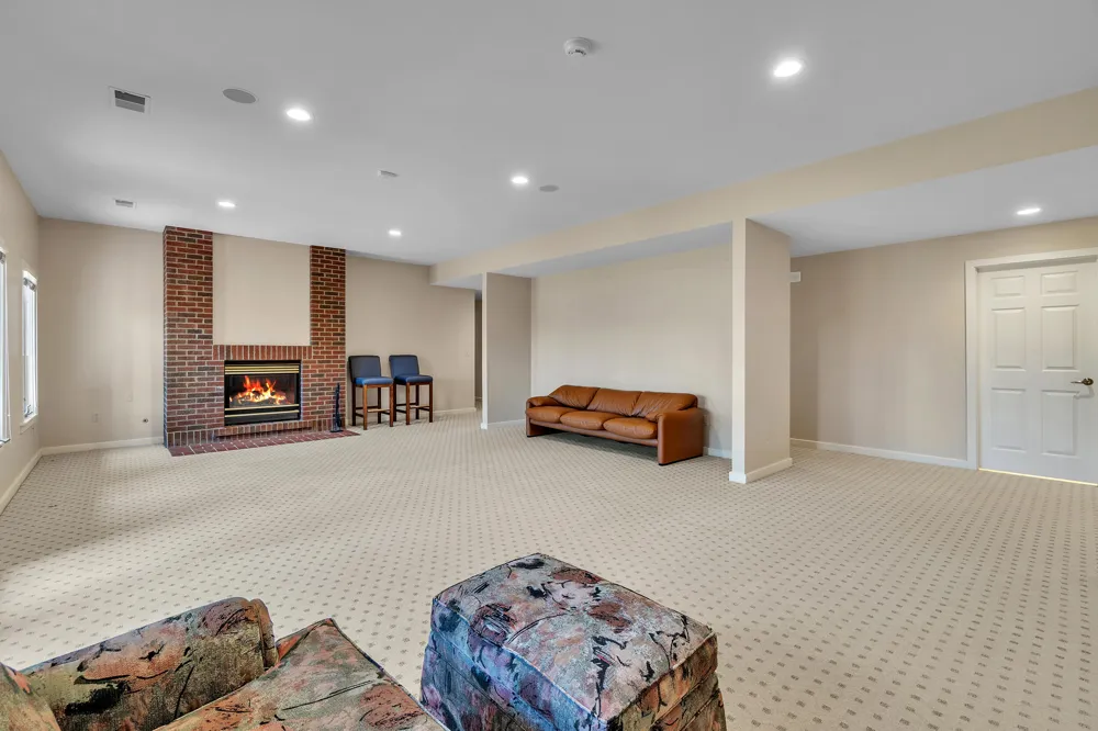 5200 Turtle Point Drive Northfield Township, MI 48105