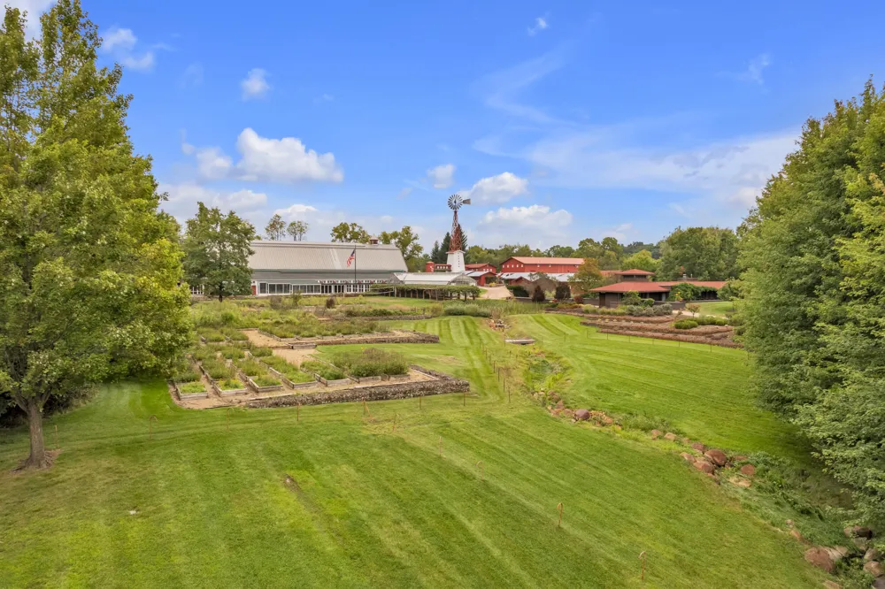 5200 Turtle Point Drive Northfield Township, MI 48105