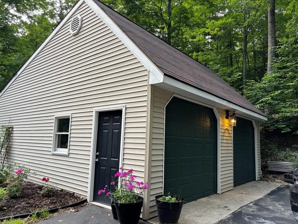10520 S Dalzell Road Elmwood Charter Township, MI 49684