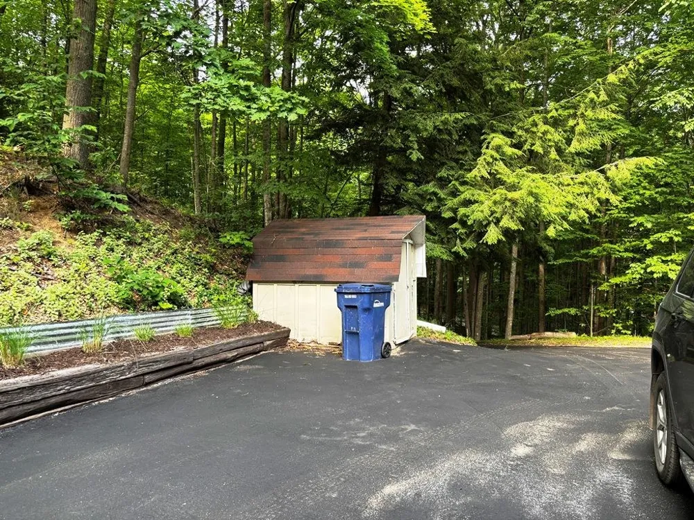 10520 S Dalzell Road Elmwood Charter Township, MI 49684