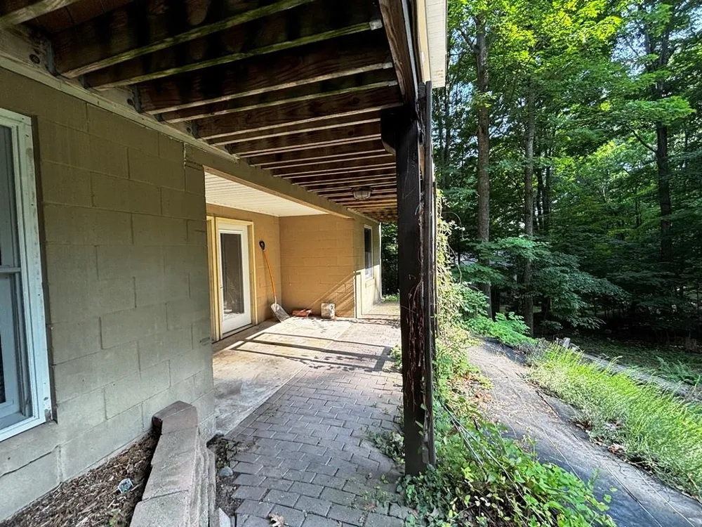 10520 S Dalzell Road Elmwood Charter Township, MI 49684