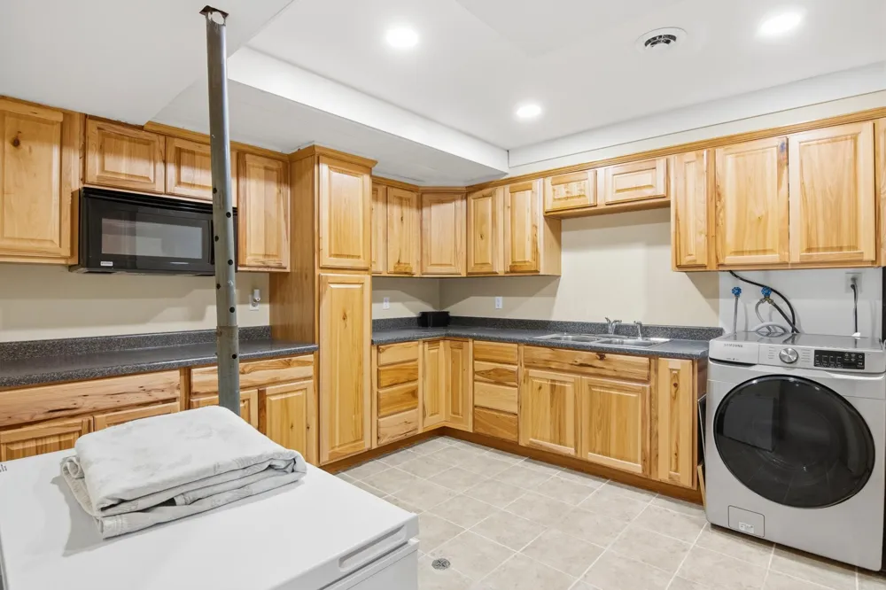 10520 S Dalzell Road Elmwood Charter Township, MI 49684