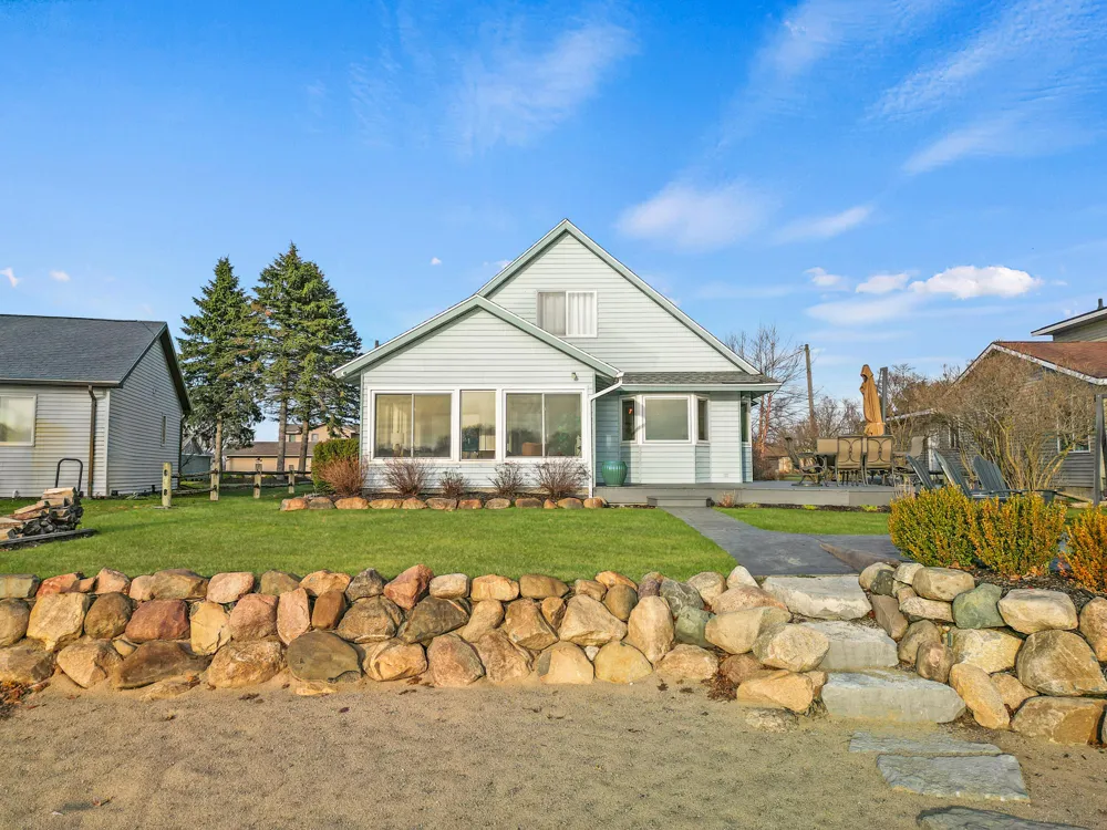 7201 Holiday Drive Morton Township, MI 49346