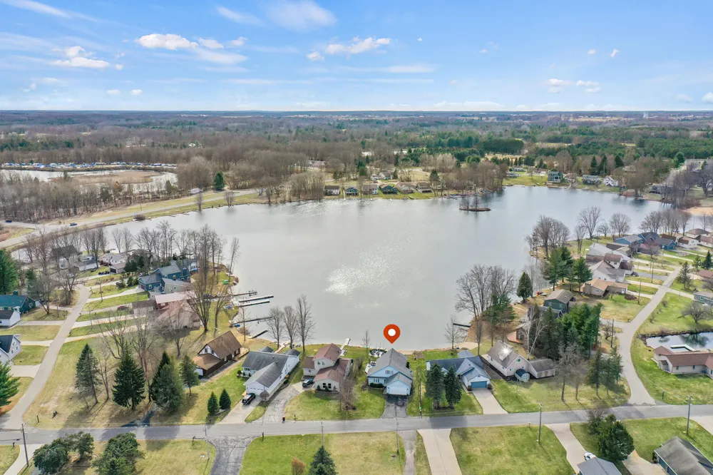 7201 Holiday Drive Morton Township, MI 49346