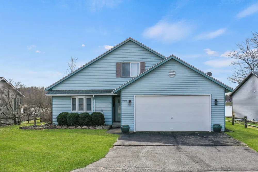 7201 Holiday Drive Morton Township, MI 49346