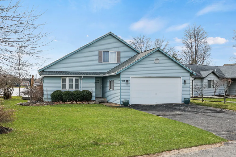 7201 Holiday Drive Morton Township, MI 49346