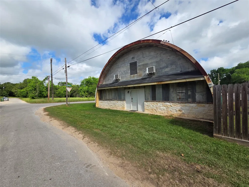 601 Franklin Street Liberty, TX 77575