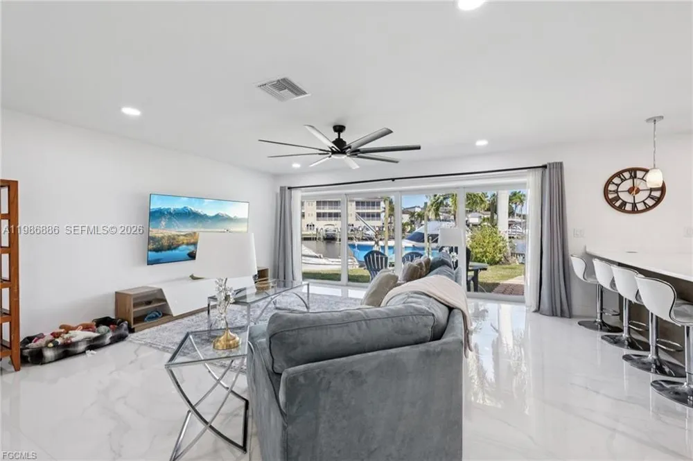1819 SE 43 St Cape Coral, FL 33904