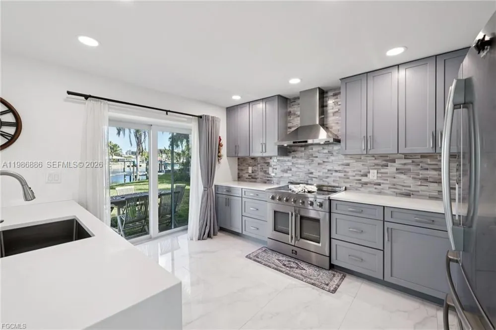 1819 SE 43 St Cape Coral, FL 33904