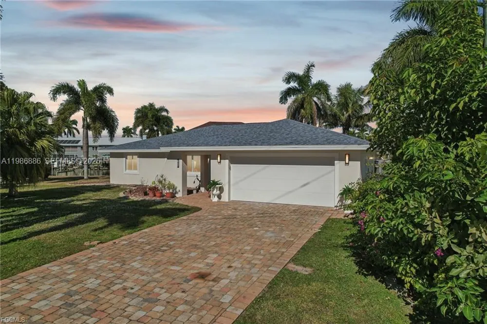1819 SE 43 St Cape Coral, FL 33904