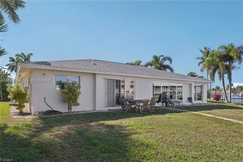 1819 SE 43 St Cape Coral, FL 33904
