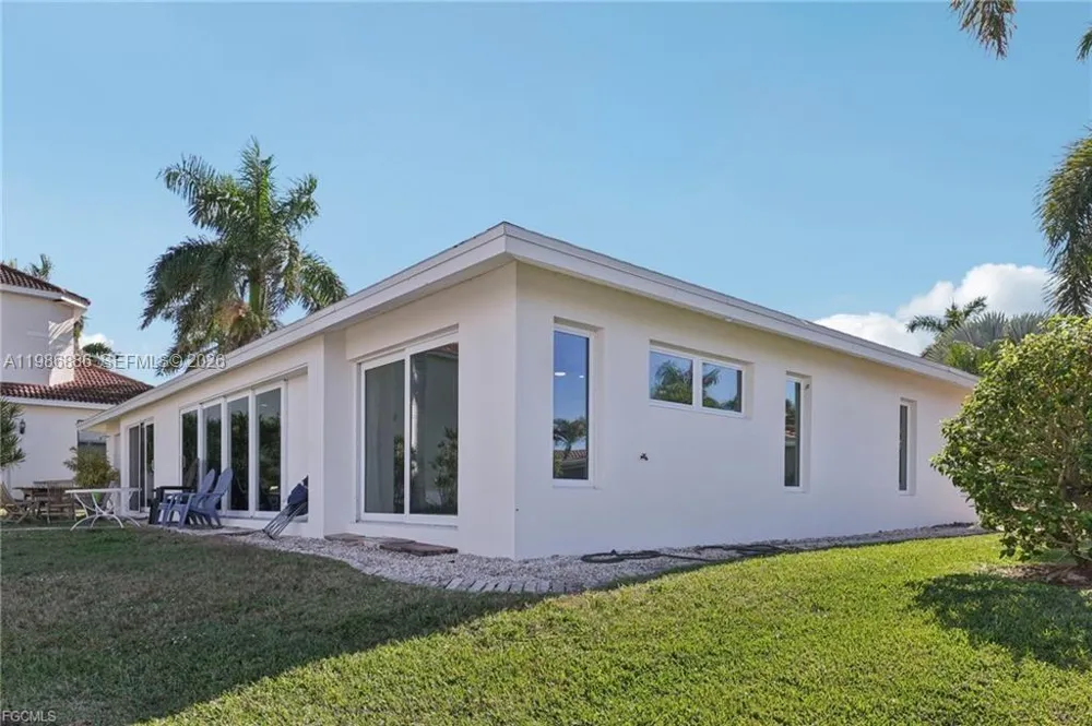 1819 SE 43 St Cape Coral, FL 33904