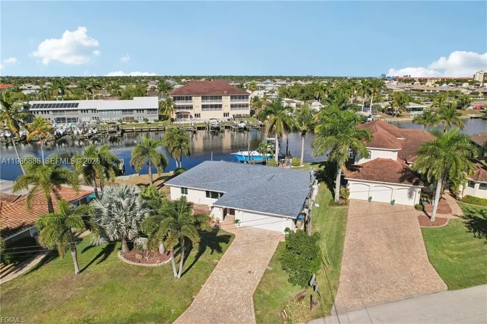 1819 SE 43 St Cape Coral, FL 33904