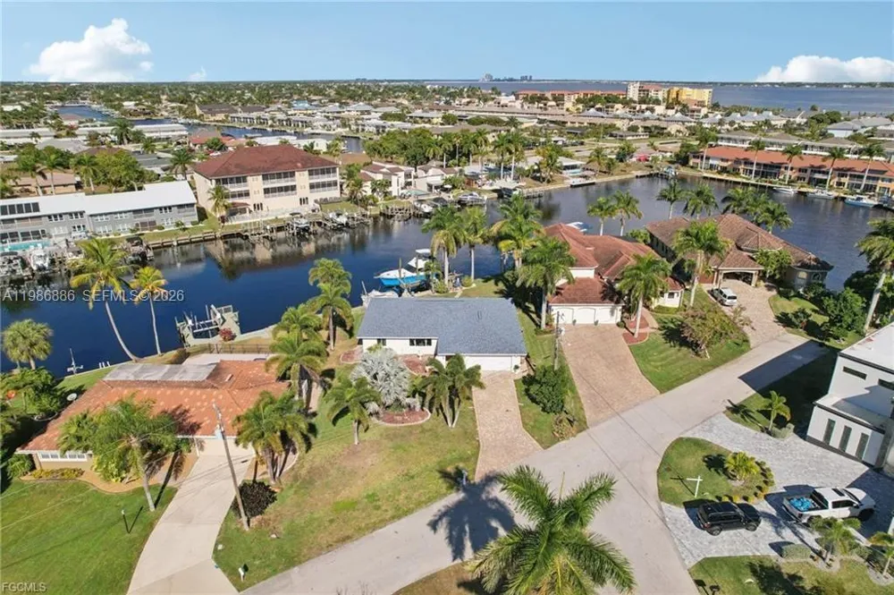 1819 SE 43 St Cape Coral, FL 33904
