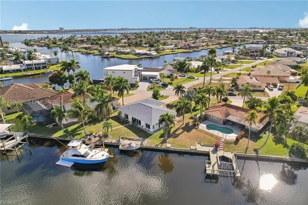 1819 SE 43 St Cape Coral, FL 33904