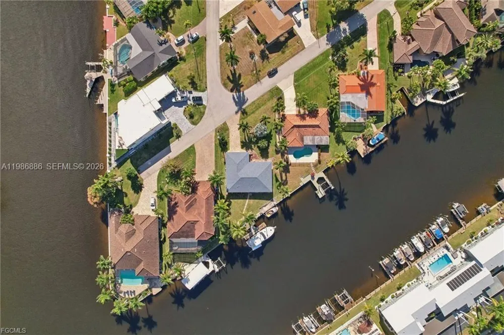 1819 SE 43 St Cape Coral, FL 33904