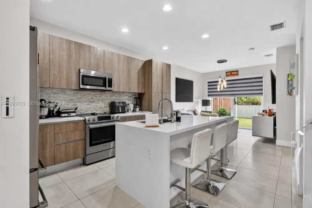 7159 NW 102nd Place Doral, FL 33178