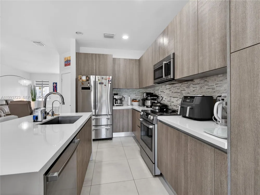 7159 NW 102nd Place Doral, FL 33178