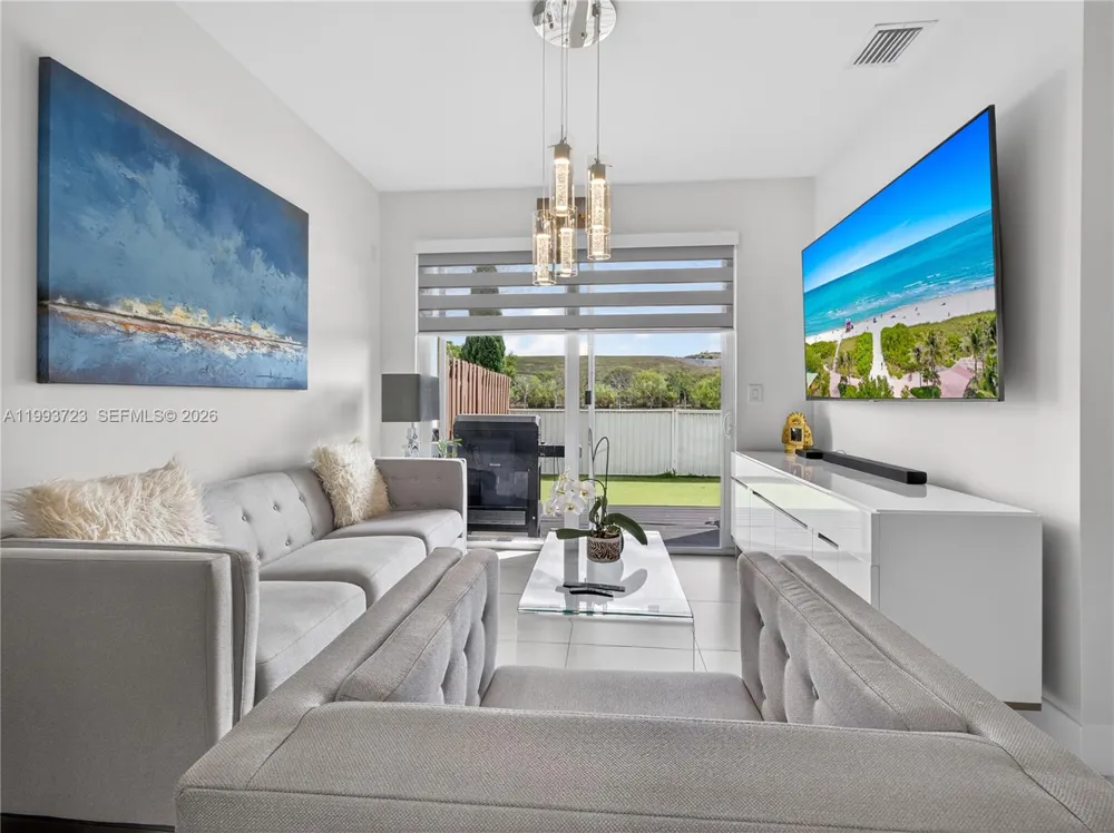 7159 NW 102nd Place Doral, FL 33178