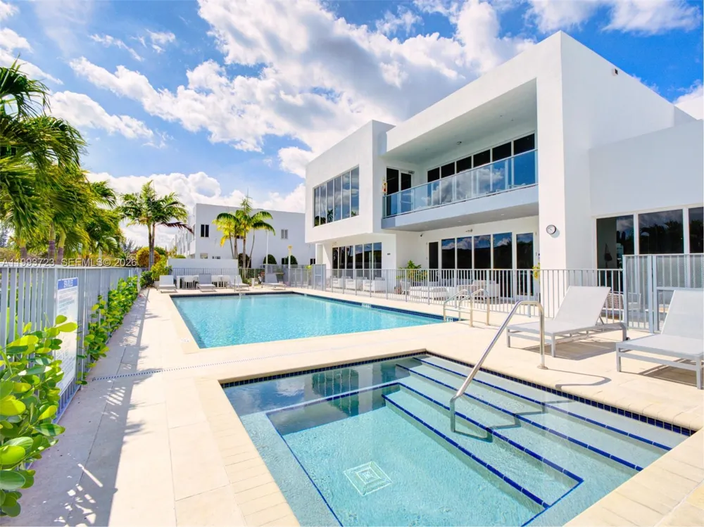7159 NW 102nd Place Doral, FL 33178