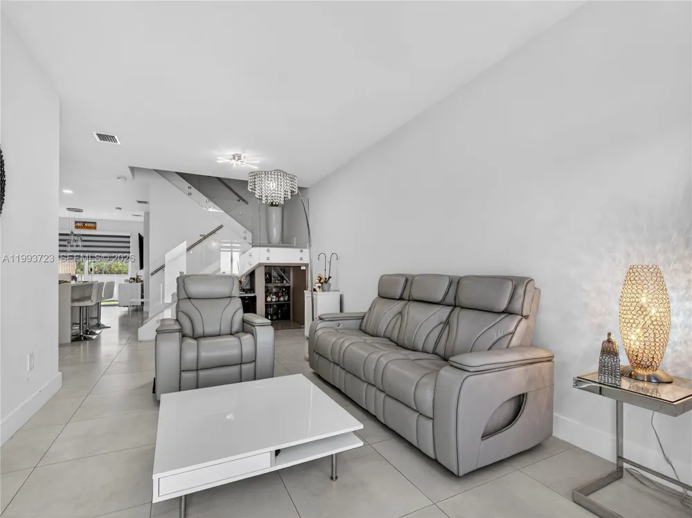 7159 NW 102nd Place Doral, FL 33178