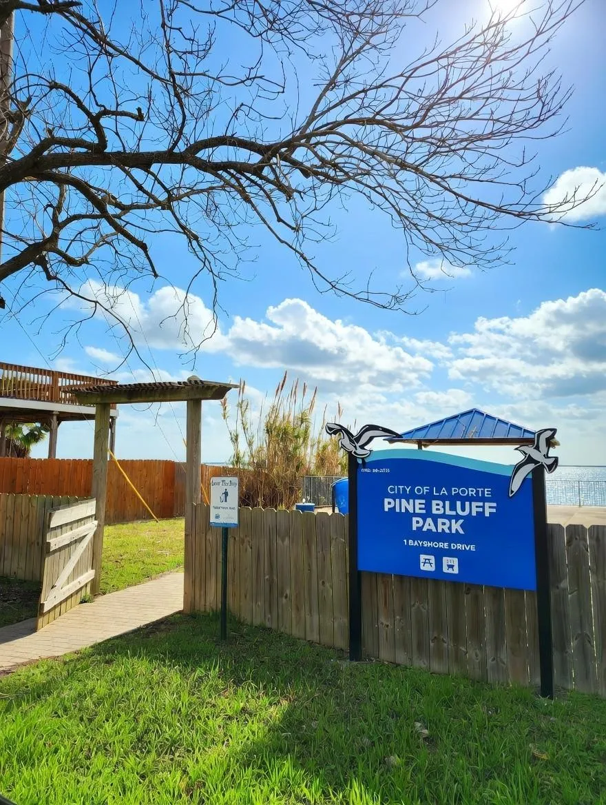 125 Bay Shore Drive La Porte, TX 77571