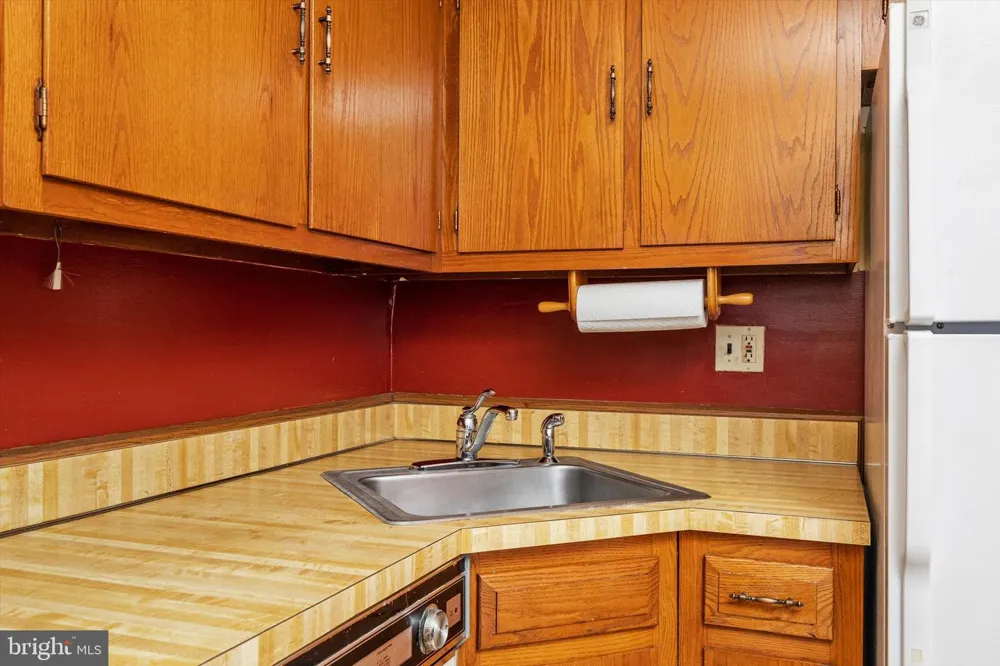 1614 SILVER COURT Hamilton, NJ 08690