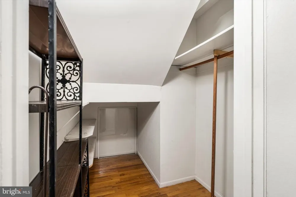 1614 SILVER COURT Hamilton, NJ 08690
