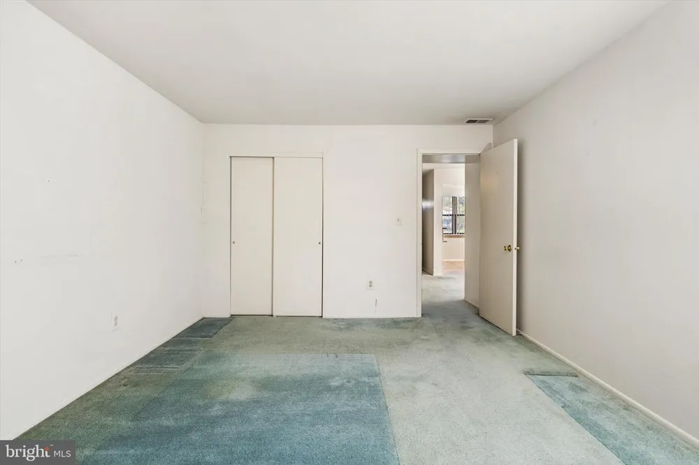 1614 SILVER COURT Hamilton, NJ 08690