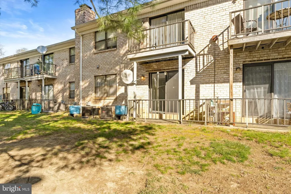 1614 SILVER COURT Hamilton, NJ 08690