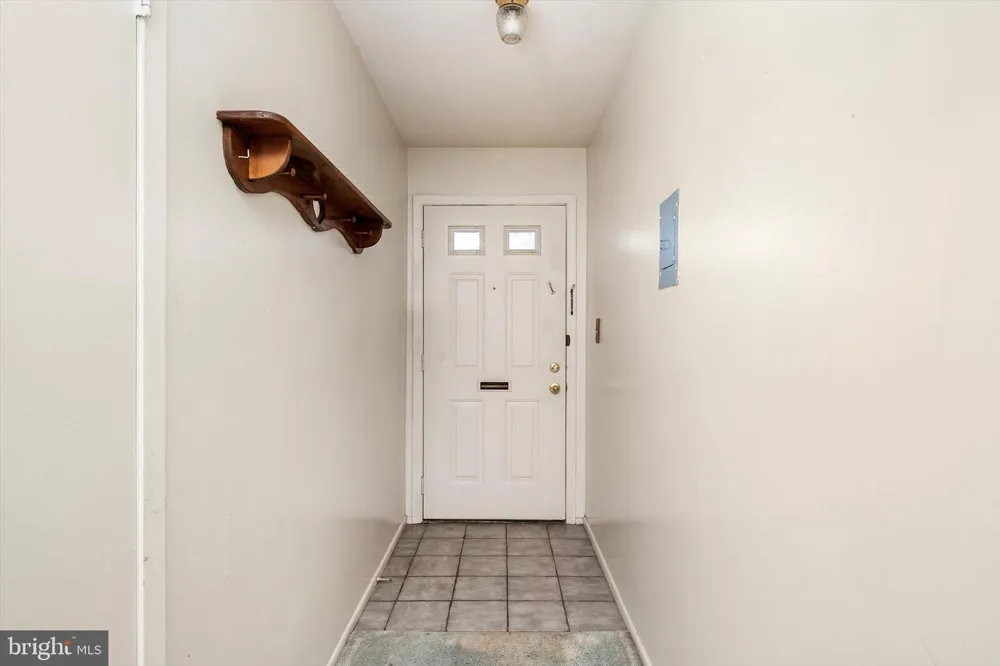 1614 SILVER COURT Hamilton, NJ 08690