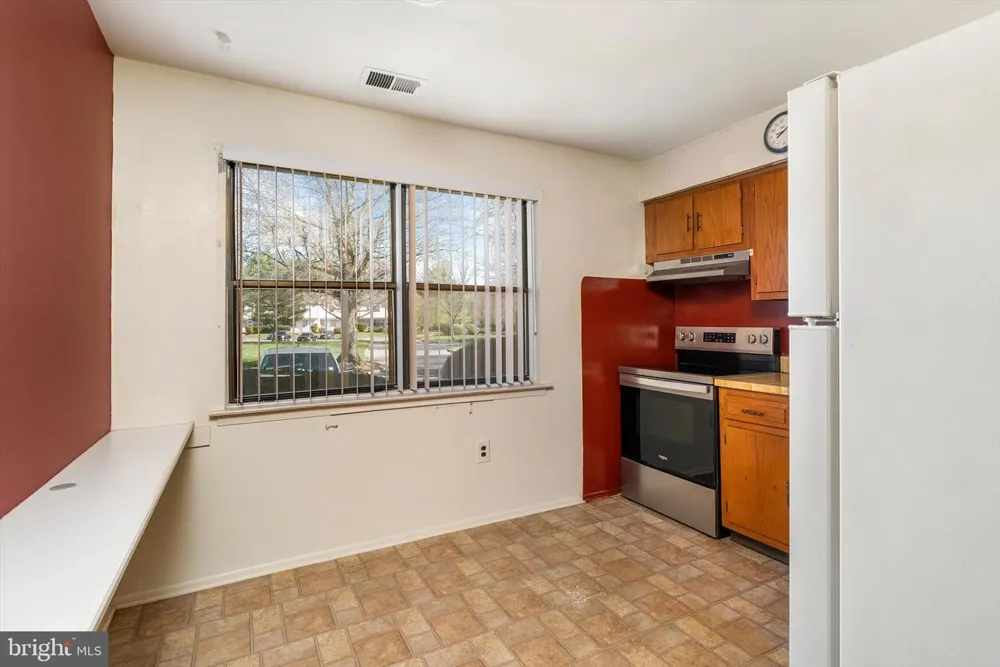 1614 SILVER COURT Hamilton, NJ 08690