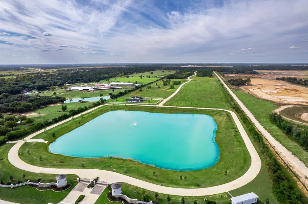 20719 Tealpointe Ridge Lane Tomball, TX 77377