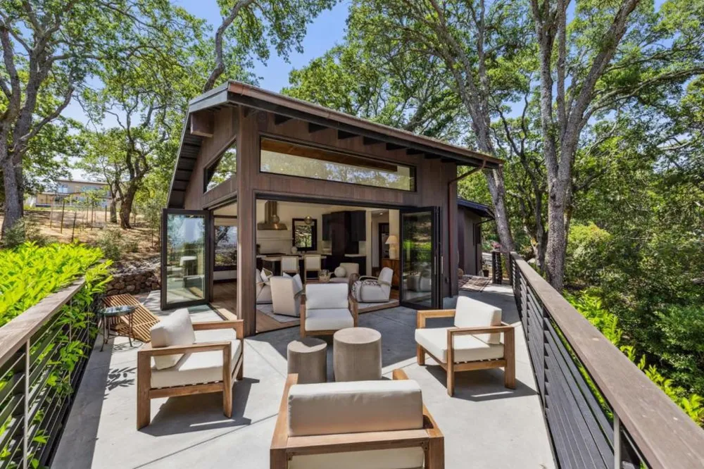 138 Bolivar Lane Portola Valley, CA 94028