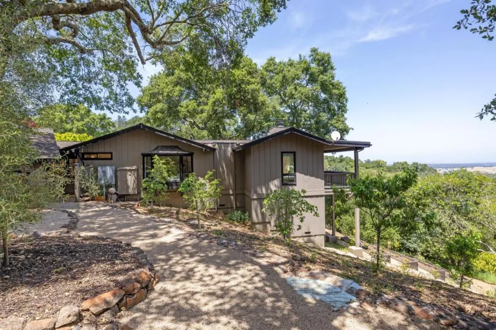 138 Bolivar Lane Portola Valley, CA 94028