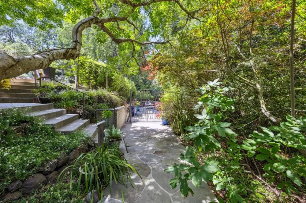 138 Bolivar Lane Portola Valley, CA 94028