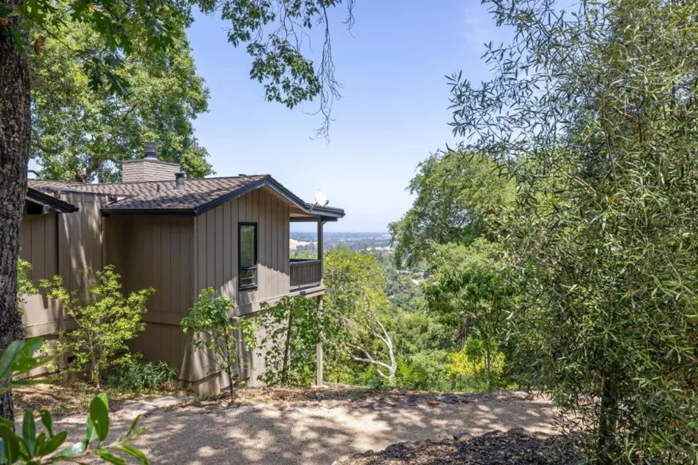 138 Bolivar Lane Portola Valley, CA 94028