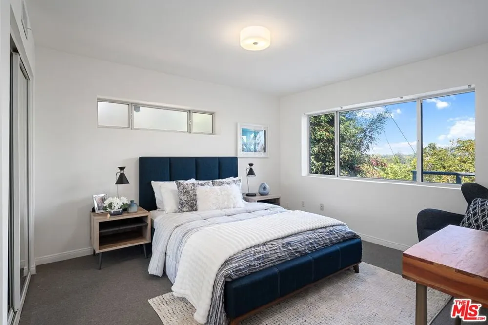 11543 Sunshine Terrace Studio City, CA 91604