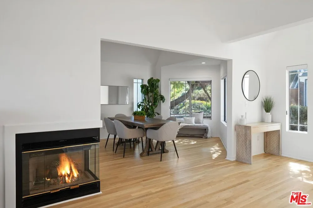 11543 Sunshine Terrace Studio City, CA 91604