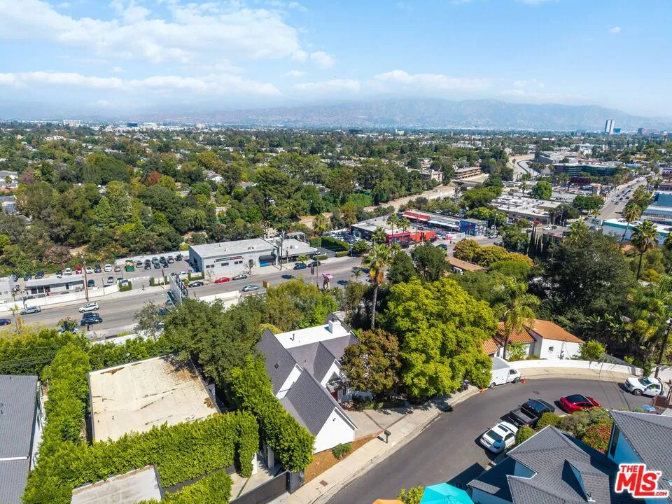 11543 Sunshine Terrace Studio City, CA 91604
