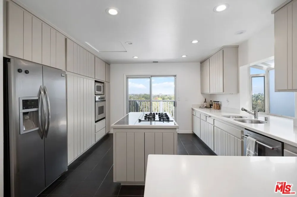 11543 Sunshine Terrace Studio City, CA 91604