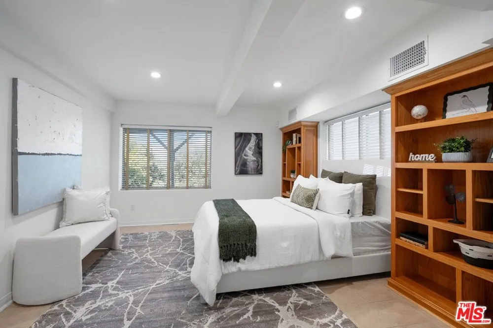 11543 Sunshine Terrace Studio City, CA 91604