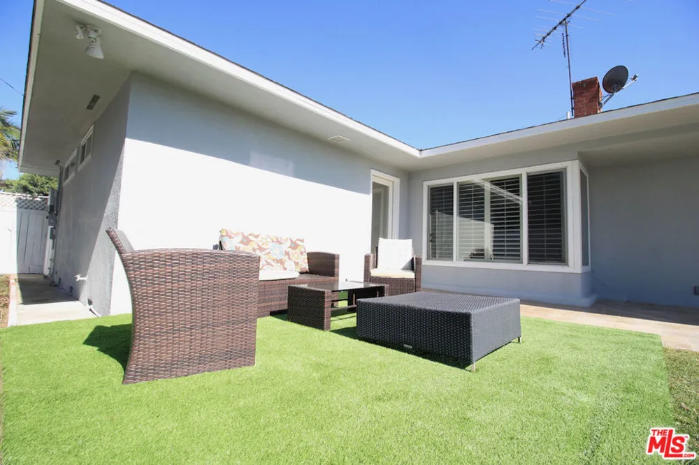 6605 S Sherbourne Drive Los Angeles, CA 90056