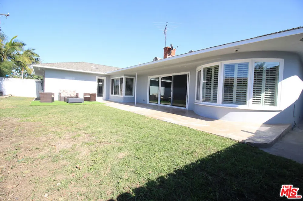 6605 S Sherbourne Drive Los Angeles, CA 90056