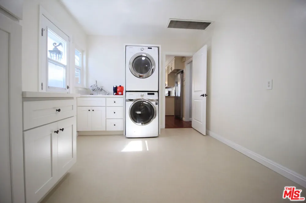 6605 S Sherbourne Drive Los Angeles, CA 90056